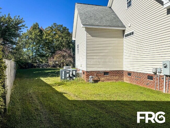 Foto del edificio - 2426 Pinetops Dr