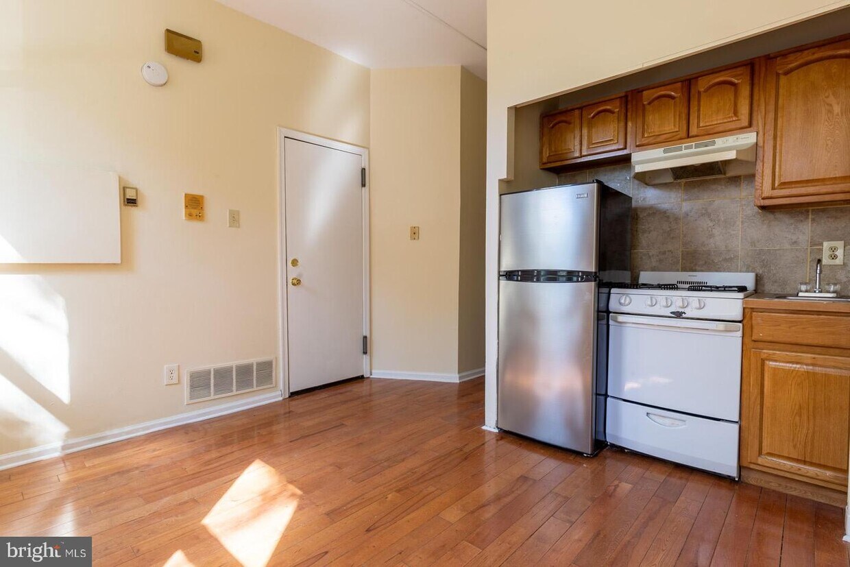 Foto principal - 2047 Fitzwater St
