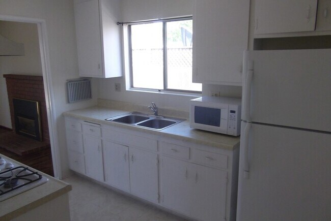 Building Photo - 56 Rocca Dr