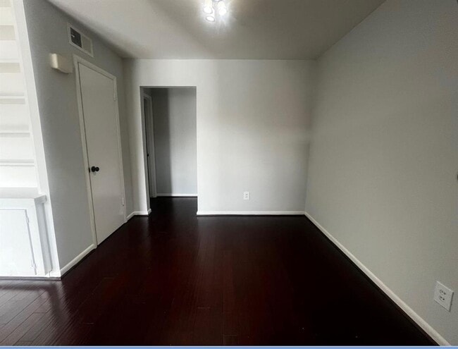 Building Photo - 5123 Del Monte Dr