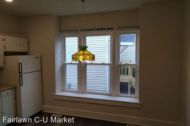 Foto del edificio - 2 br, 1 bath House - 105 E. Hill St.