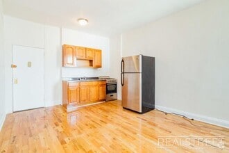 Building Photo - Spacious 1 BED in Bushwick