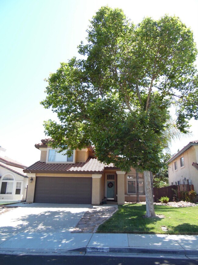 Building Photo - 40975 Morning Glory Dr