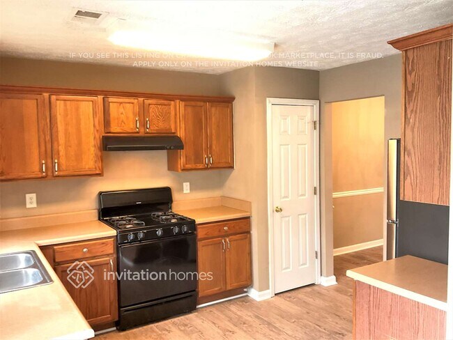Foto del edificio - 8320 Somerset Way