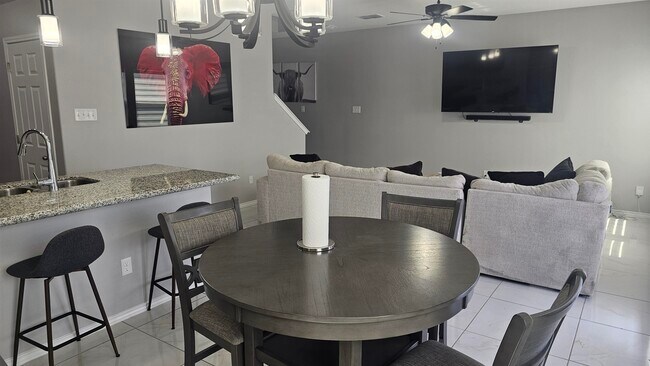 Foto del edificio - 4225 Gavilan Dr