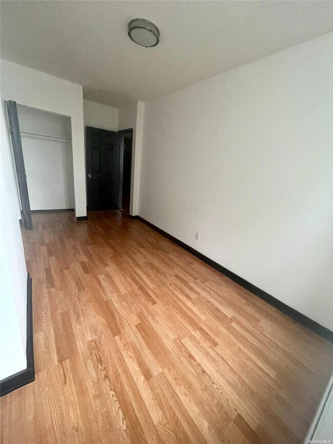 Foto del edificio - 209 Montauk Ave.