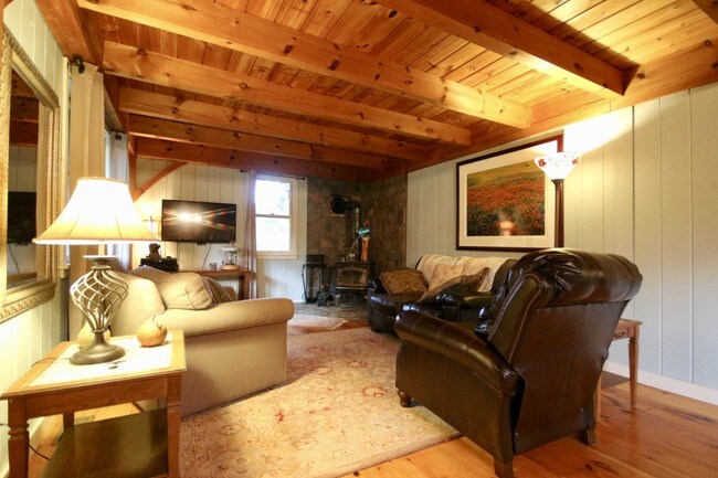 Building Photo - 2075 Crab Creek Rd