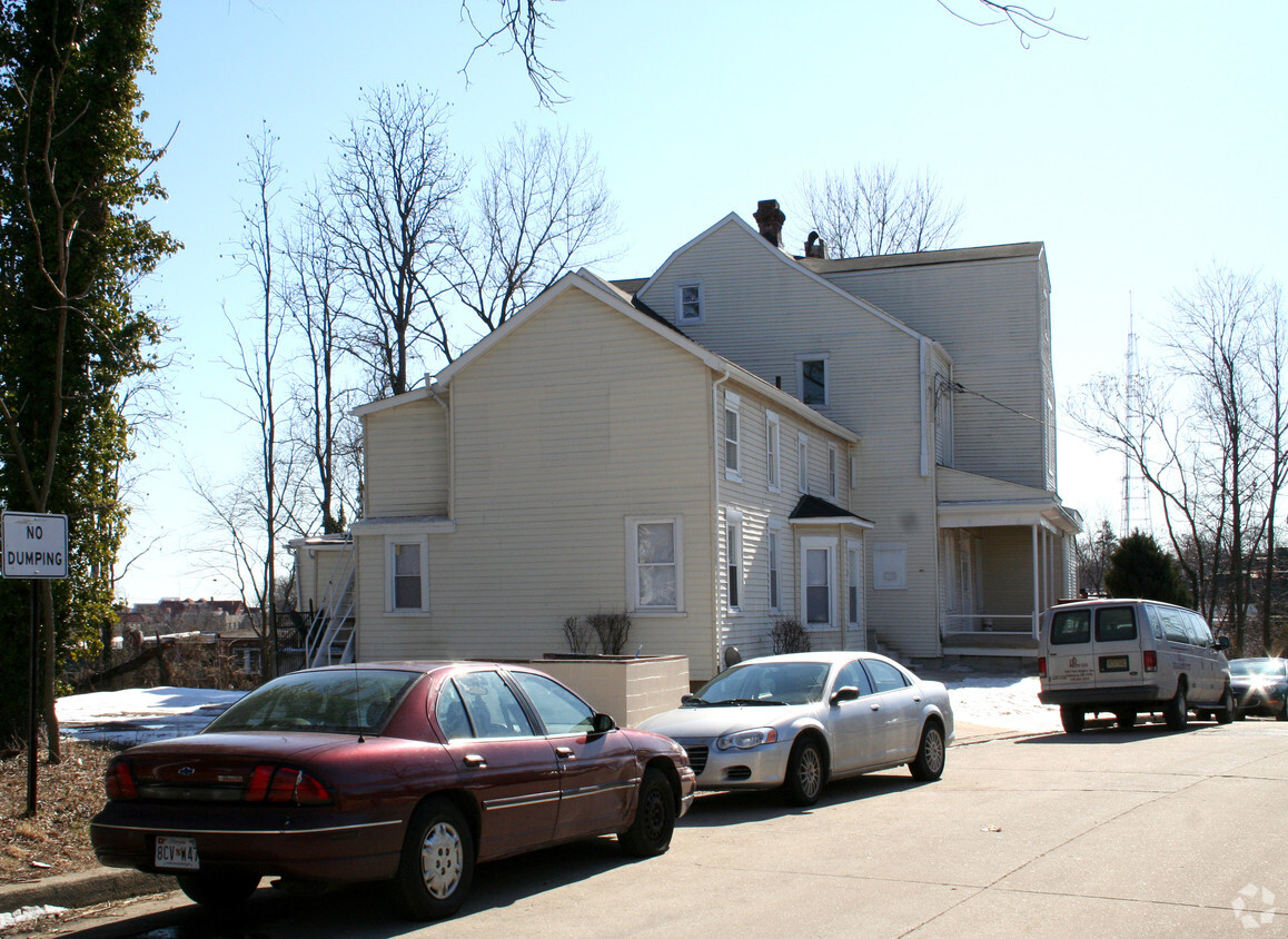 Primary Photo - 4001 Derby Manor Dr