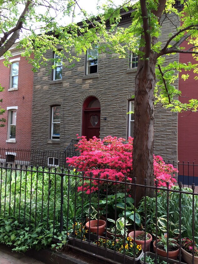 Primary Photo - 2312 Madison Sq