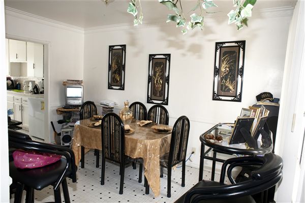 Fotografía del edificio - 10030 S Van Ness Ave