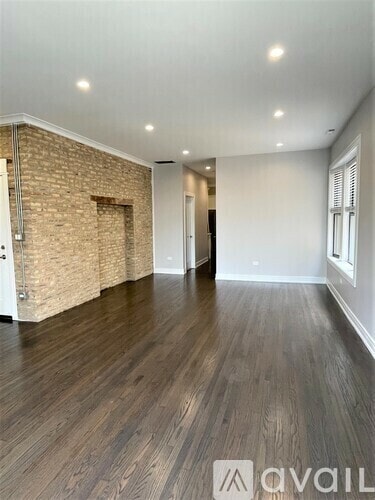 Building Photo - 1455 W Farragut Ave