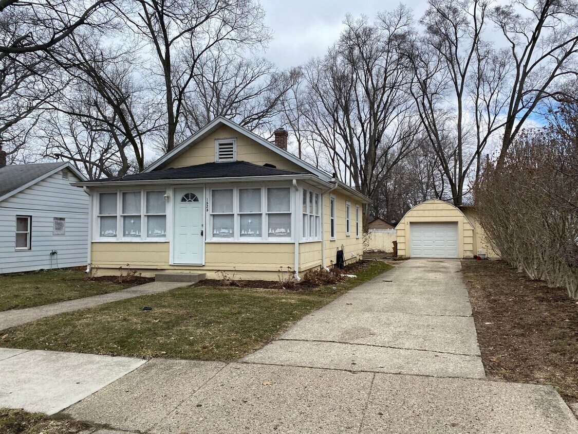 1525 Cherry St, Niles, MI 49120 House Rental in Niles, MI