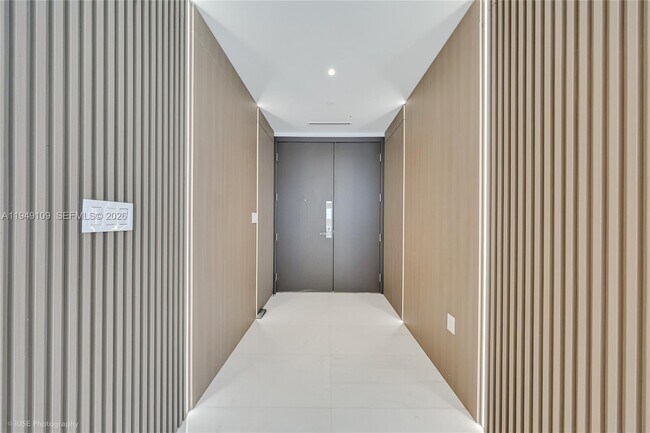 Building Photo - 300 Biscayne Blvd Way