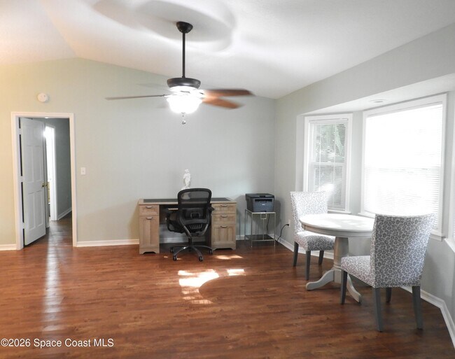 Foto del edificio - 1220 Snowbird Ave NW