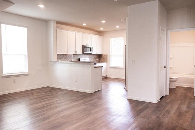 Foto del edificio - 14511 Sweet Cherry Dr