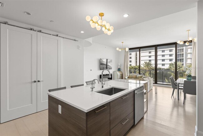 Foto del edificio - 100 1st Ave N