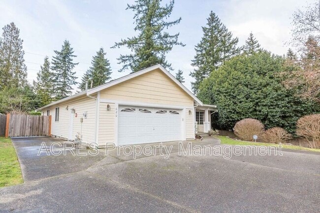 Building Photo - 620 S 192nd Pl