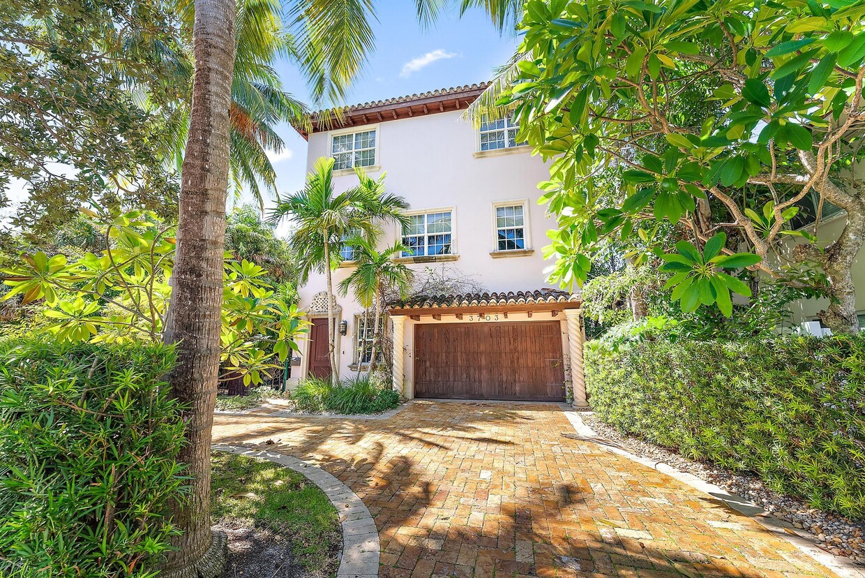 Foto principal - 3703 Washington Rd