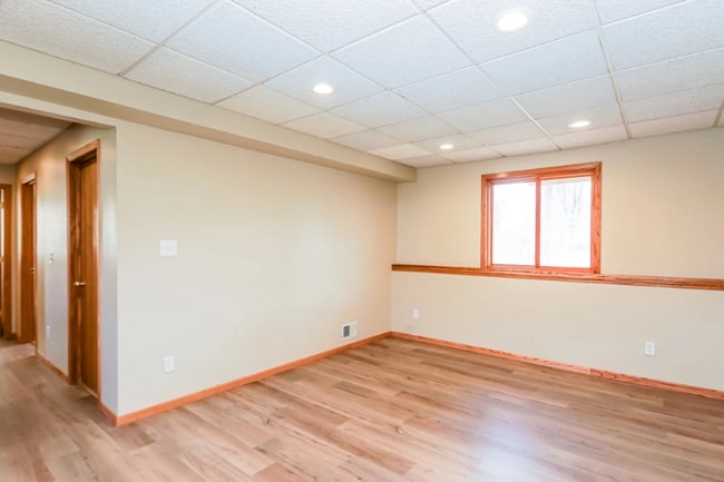 Building Photo - 3873 Hale Ave N