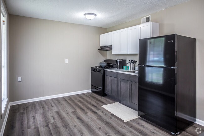 2HAB, 1BA - 705 ft² - Villages at Harrison Creek- $1000.00 off!