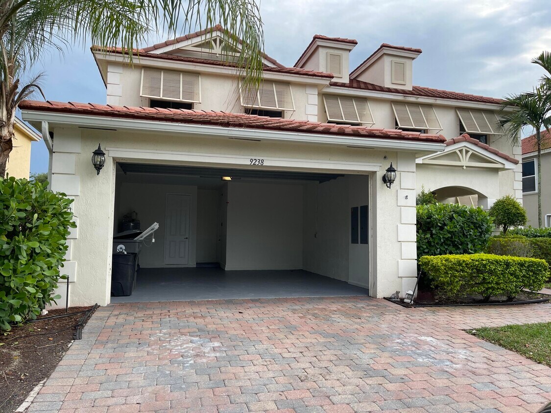 Foto principal - 9238 Plantation Estates Dr