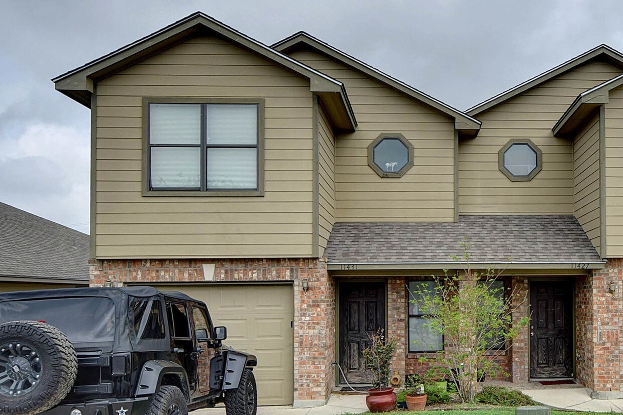 Foto principal - 3 br, 2.5 bath House - 11431 Creek Eagle