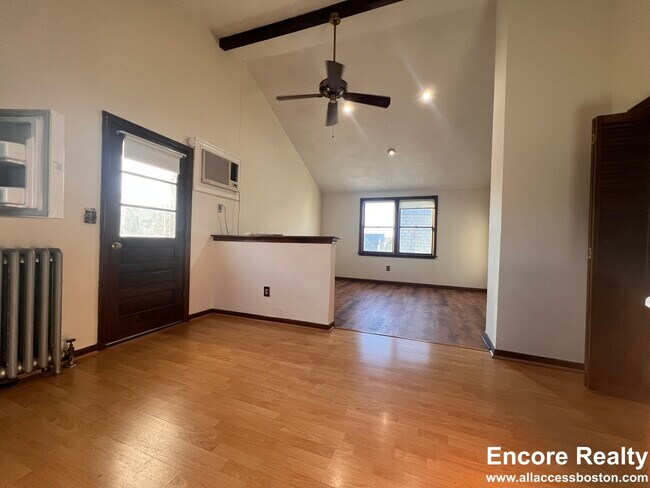 Foto del edificio - 186 Powder House Blvd