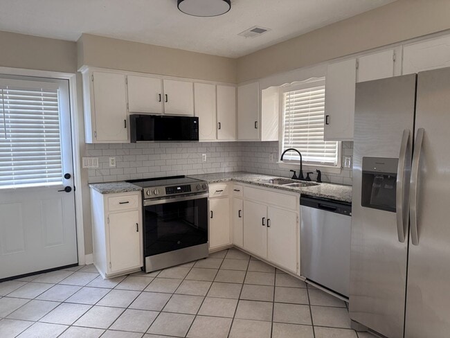 Building Photo - You Don't Want To Miss This Home