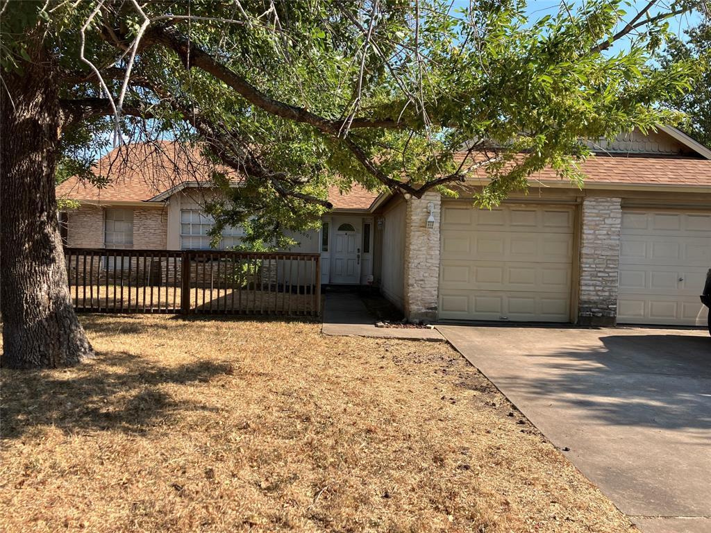 Foto principal - 2001 Pipers Field Dr