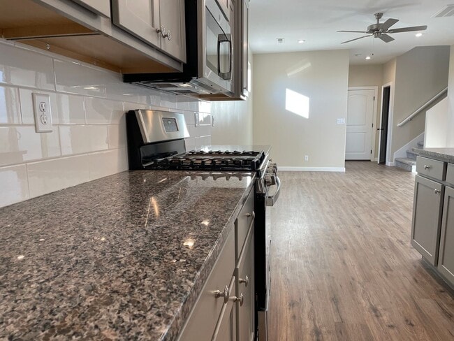Building Photo - 741 Red Marble Ln