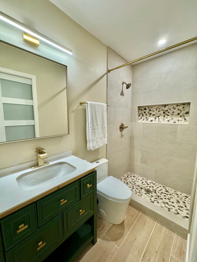 Foto del edificio - 10443 Califa St