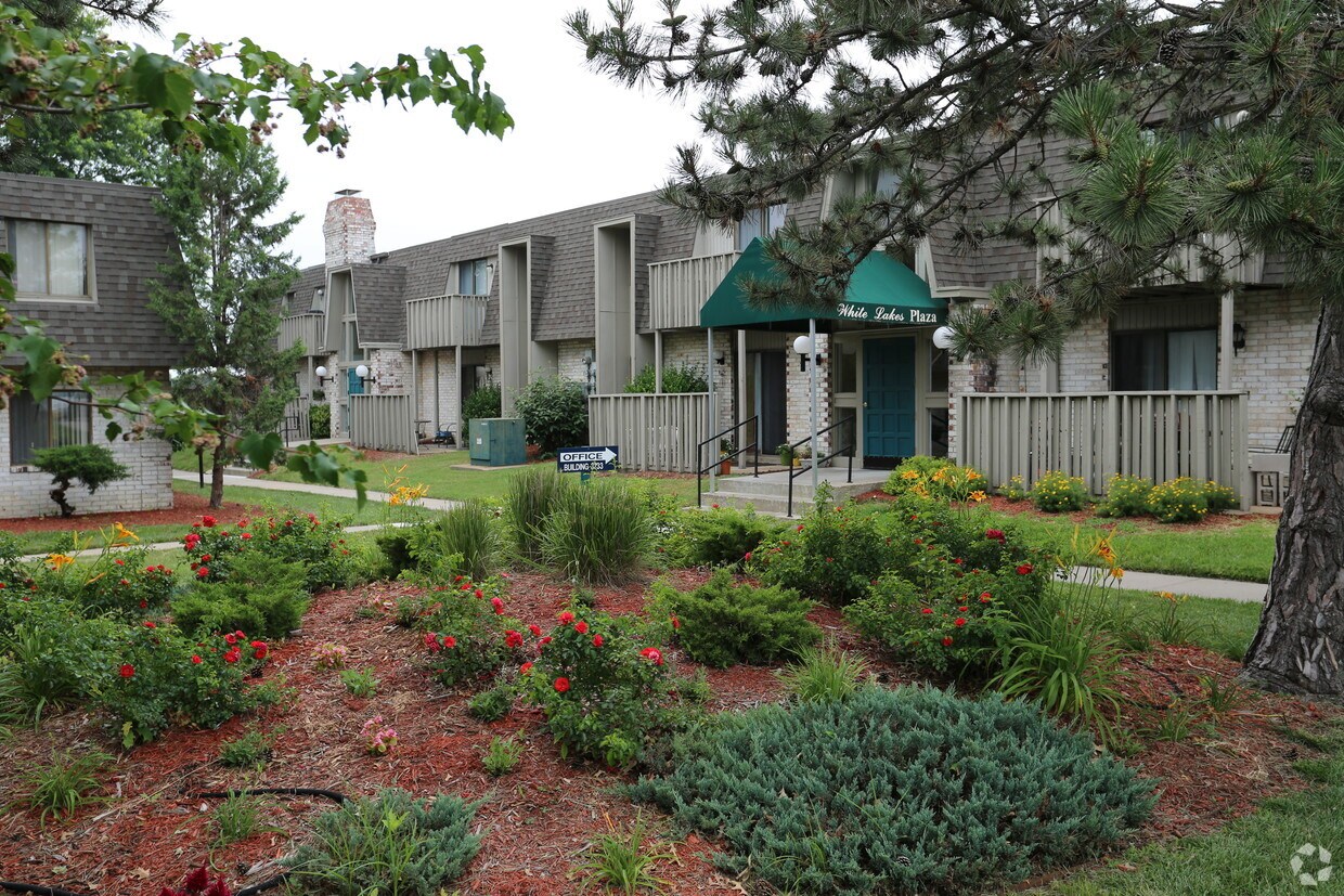 iona lakes apartment homes