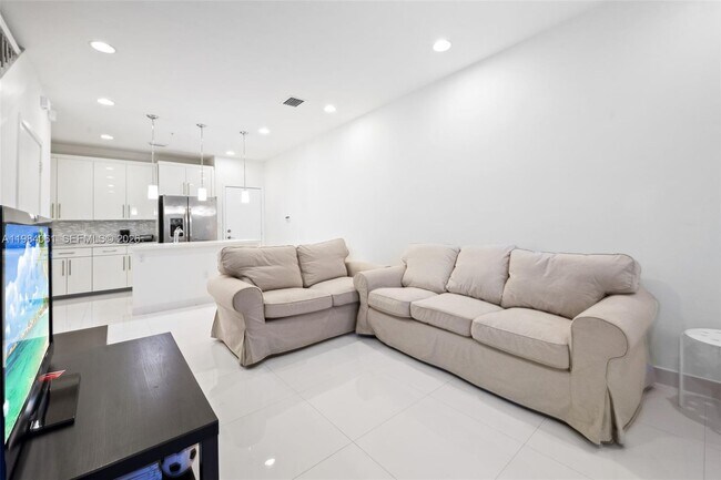 Foto del edificio - 2641 NE 212th Terrace