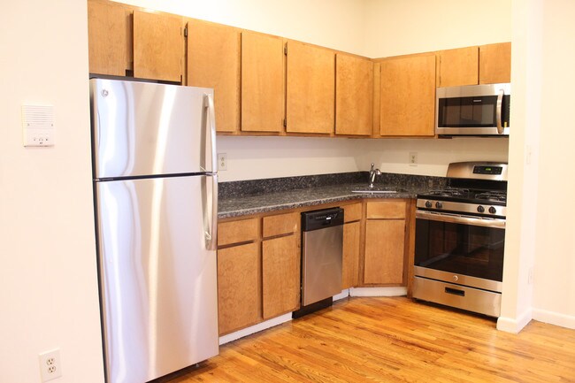 Interior Photo - 347 Manhattan Avenue