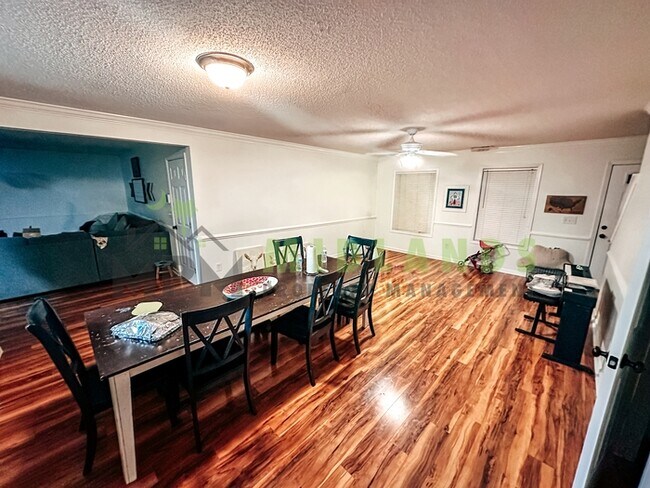 Foto del edificio - 233 Seabiscuit Ln