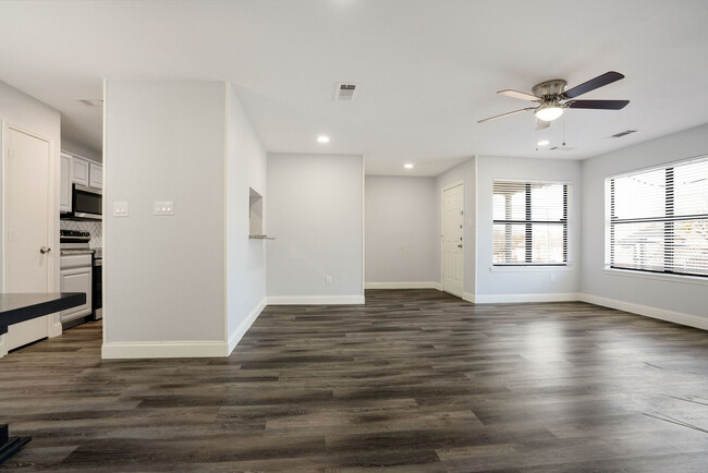 kitchen, living room, entry way - 4302 Forest Point Dr