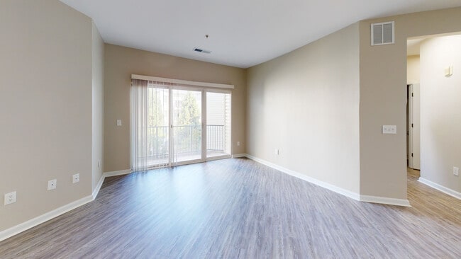 Interior Photo - 20 Lambourne