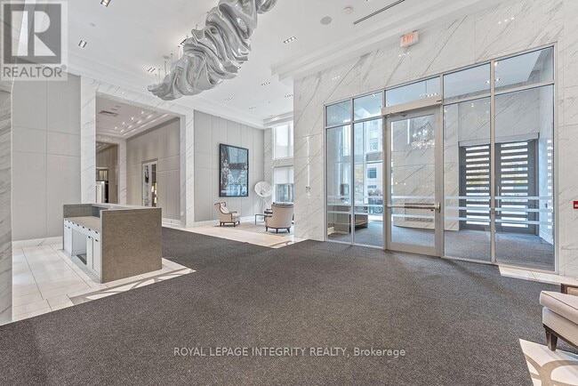 Building Photo - 111 Champagne Ave S