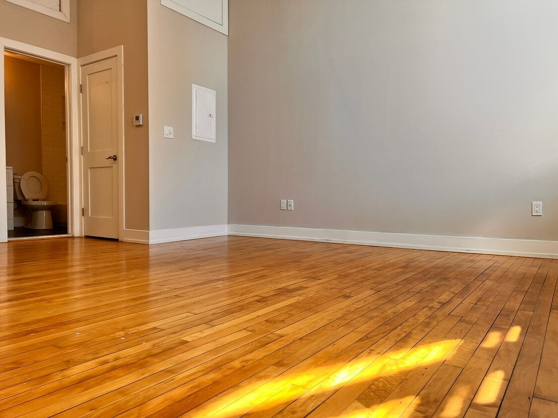 Building Photo - 4627 E. Thompson-1 Bed