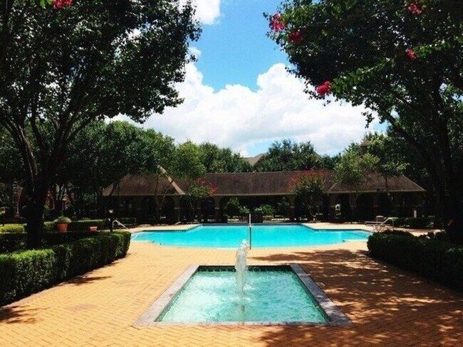 Foto del edificio - 12920 Steeple Way Blvd