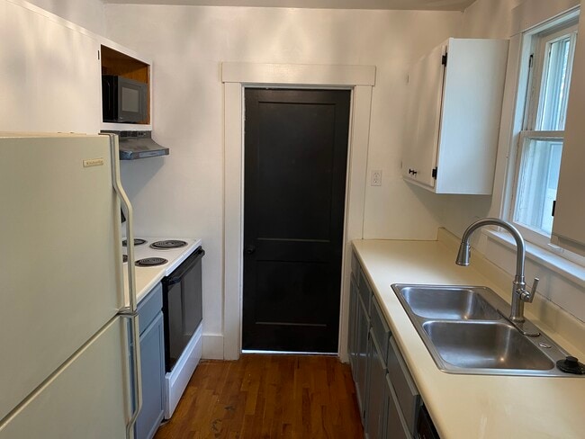 Building Photo - 1417 Humboldt St