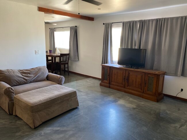 Foto del edificio - 1288 Farroll Rd