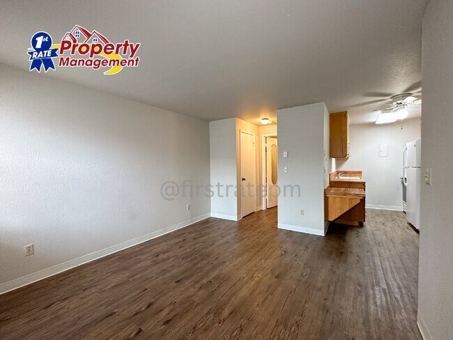 Foto del edificio - 1681 N Laurel St