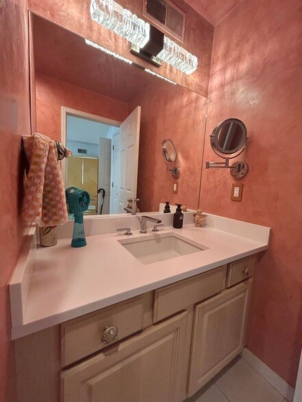 Foto del edificio - 302 Grand Ridge Dr
