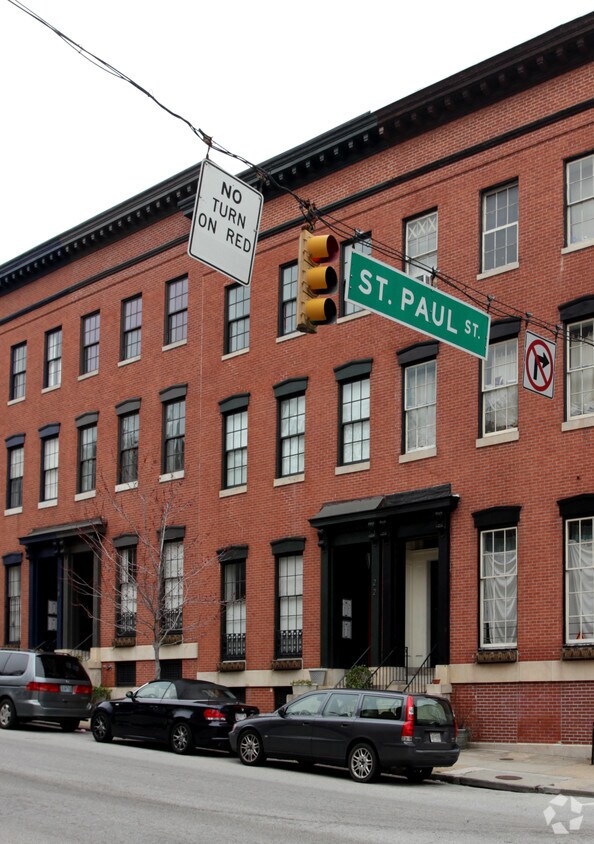 Building Photo - 22 E Madison St