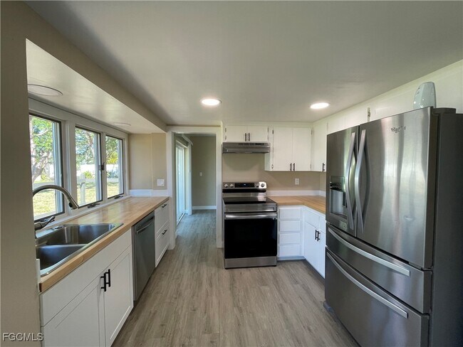 Foto del edificio - 253 SE 46th Ter