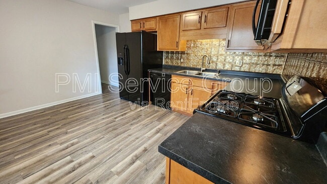 Foto del edificio - 229 Hickory St
