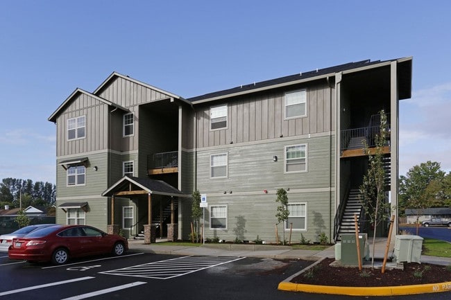 Building Photo - Plumtree Apartments