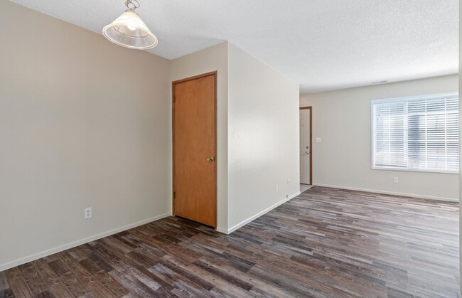 Foto del edificio - 2 bed 1 bath Duplex unit in Milwaukie Hect...