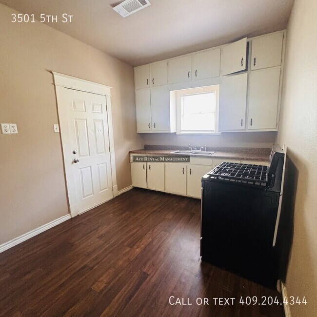 Foto del edificio - 3501 5th St